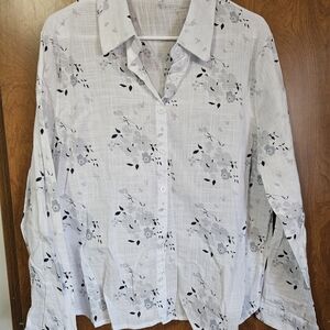 Chic Floral Button Down Shirt - White and Black